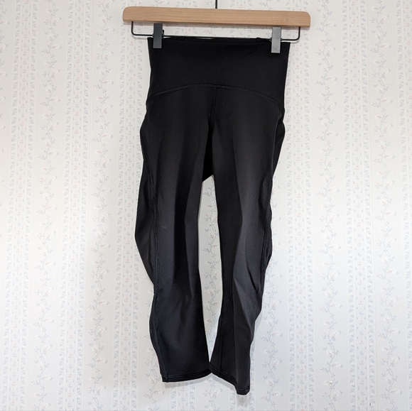 lululemon athletica Pants - Lululemon Leggings Women's Size 2 Cropped Athletic Sporty Workout Gym